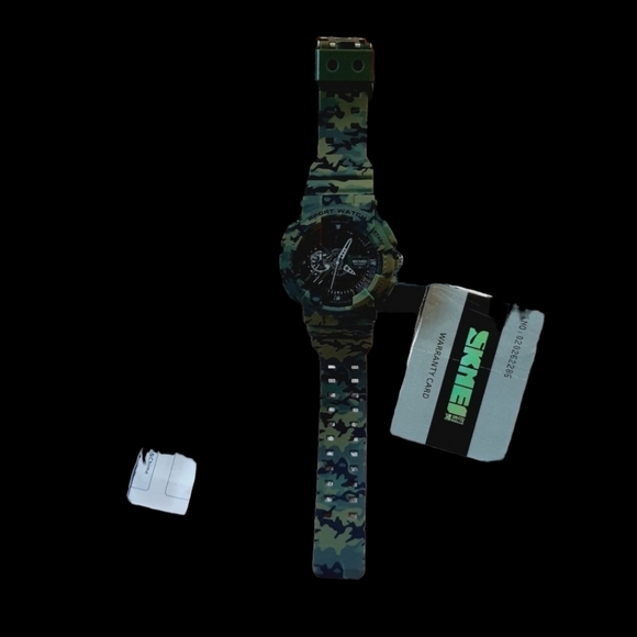 G-Shock style sports watch for unisex - Picture 8 of 9